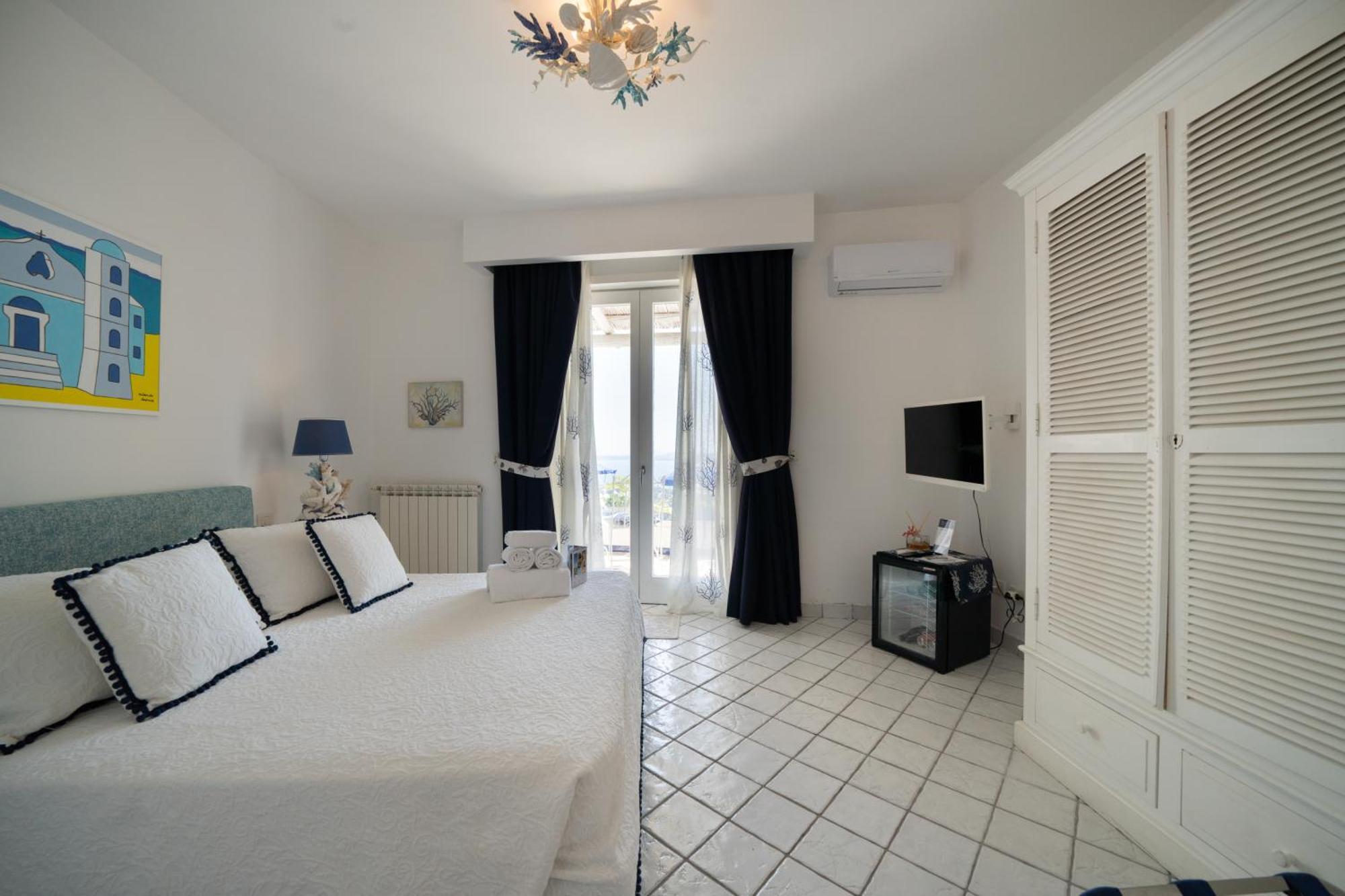 Relais Bijoux Ischia Bed & Breakfast Exterior photo